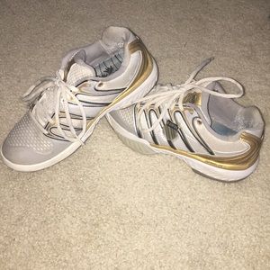 K Swiss Women’s TENNIS shoes Size 7